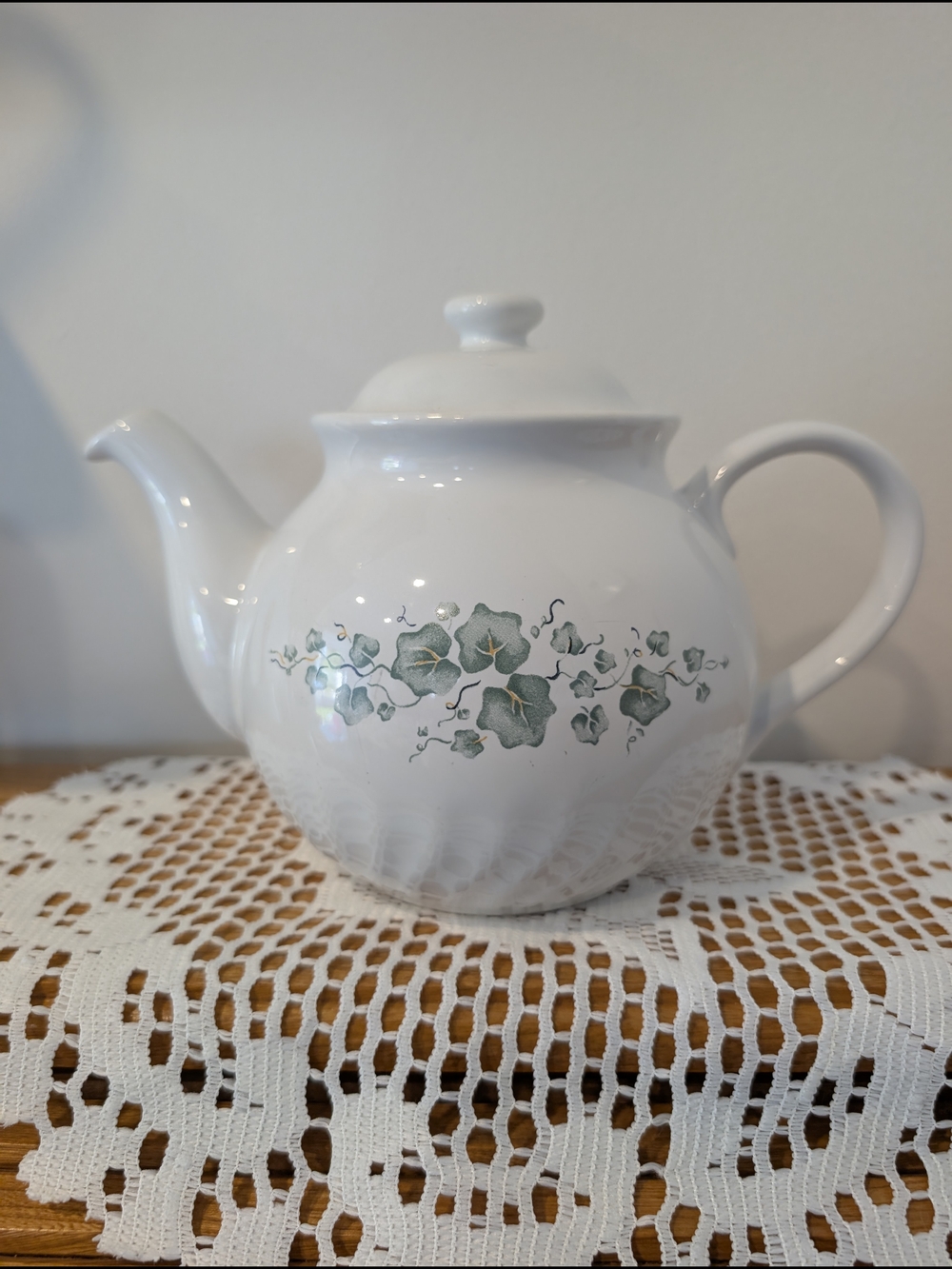 Vintage Corelle Coordinates Callaway Green Ivy Teapot with Lid